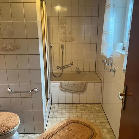 Apartment Ferienwohnungjahrsfeld Strassenhaus