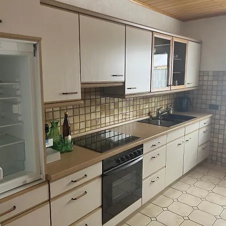 Apartamento Ferienwohnungjahrsfeld Strassenhaus