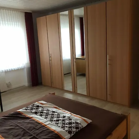 Appartement Ferienwohnungjahrsfeld Strassenhaus