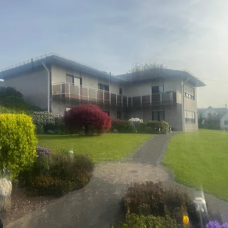 Ferienwohnungjahrsfeld Apartment Strassenhaus