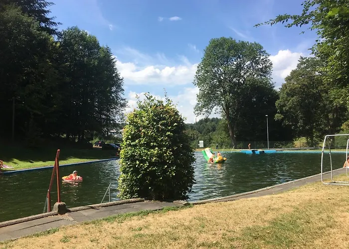 Ferienwohnungjahrsfeld * Strassenhaus